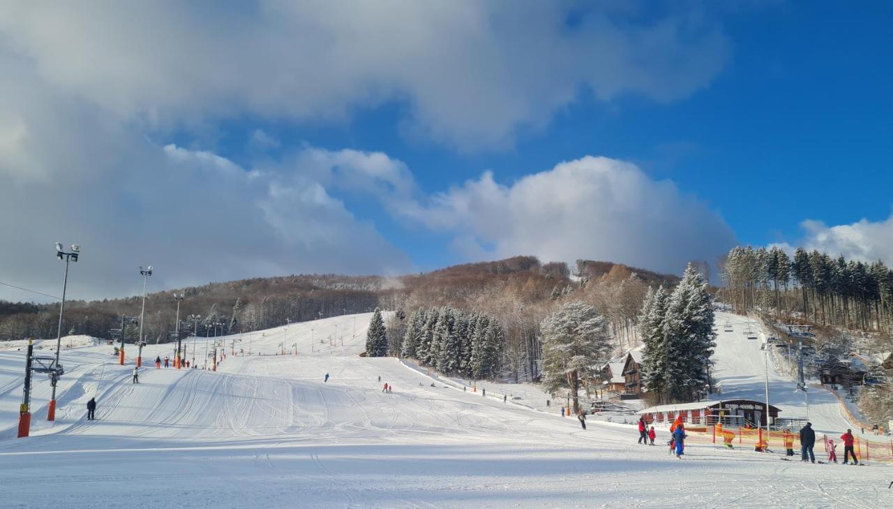 Snowland Apartmany Valča Zewnętrze zdjęcie